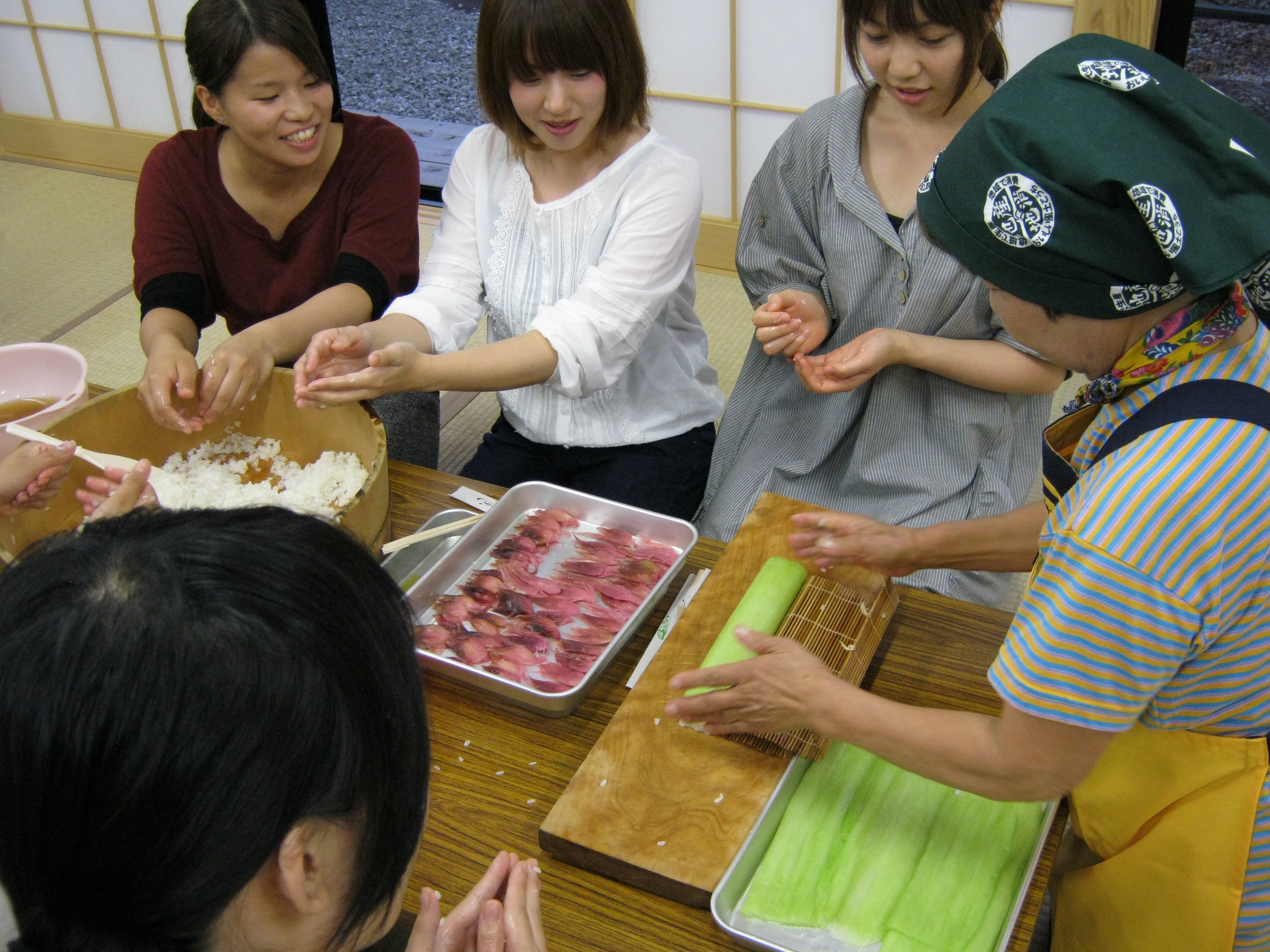 学生さんが田舎寿司を作りましたよっ 慎太郎館 ブログ